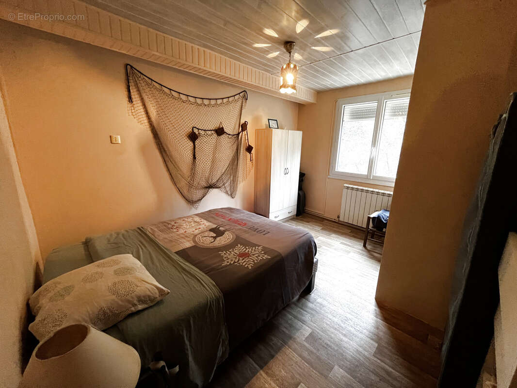 Maison à SAINT-JEAN-DE-VALERISCLE