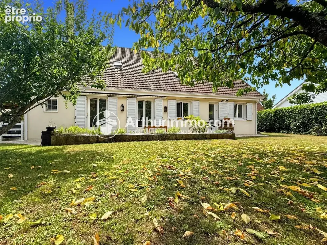 Maison 173 m² à Saint-Germain-Les-Corbeil  - photo 1