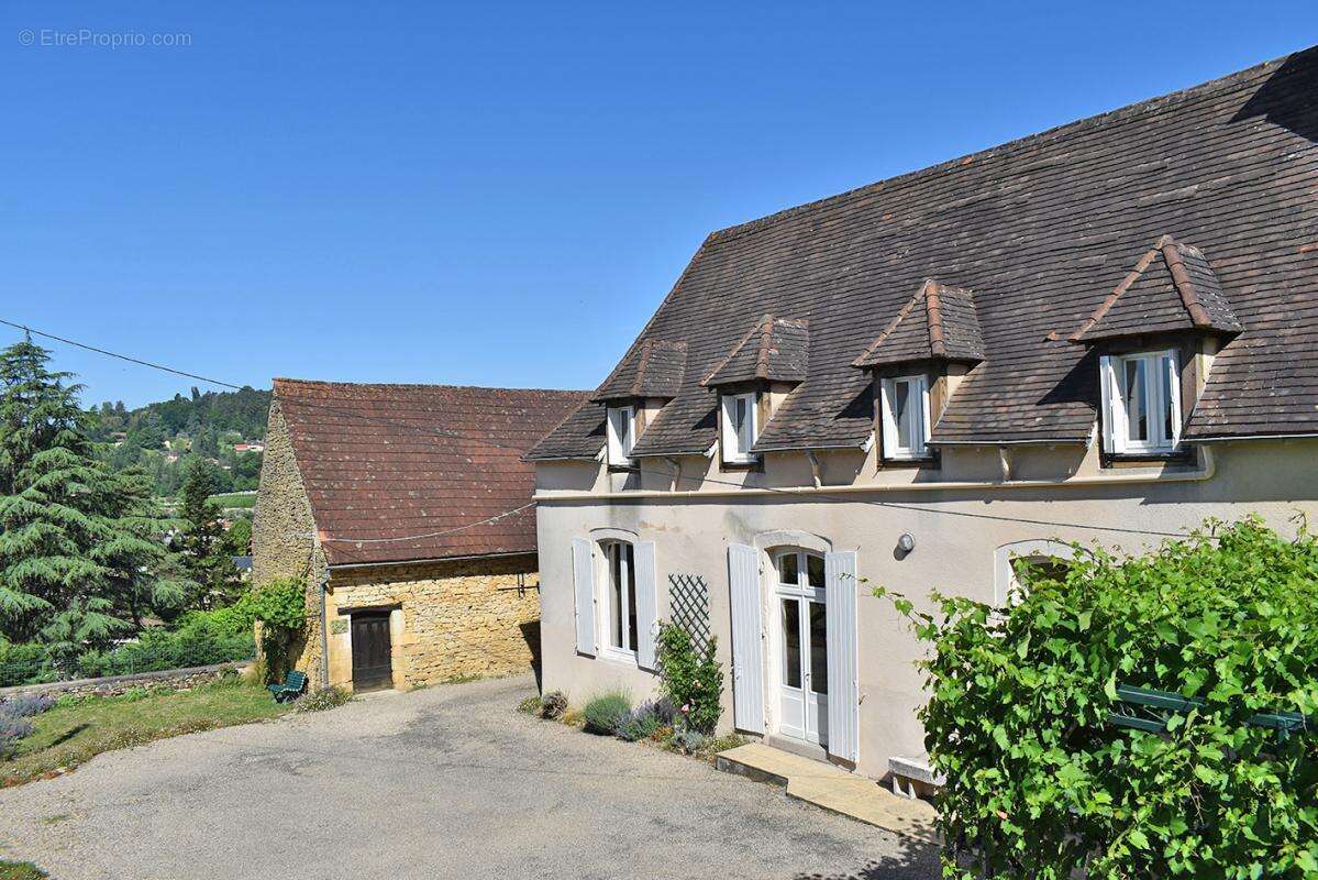Maison Sarlat La Caneda 7 pièce(s) 131 m2 - photo 3