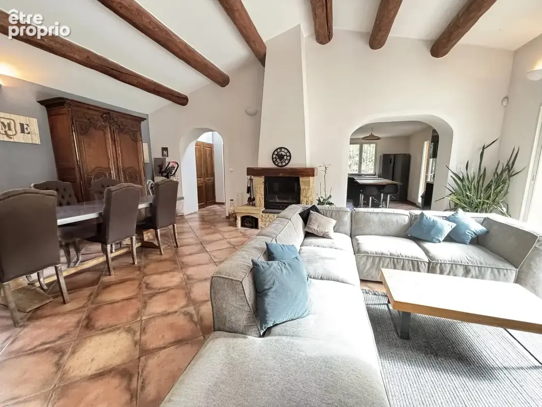 Villa Type 5 FUVEAU sur terrain de 2137m2 - photo 2