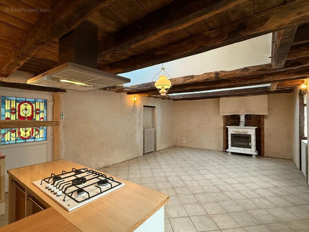 Maison à MONTGIVRAY