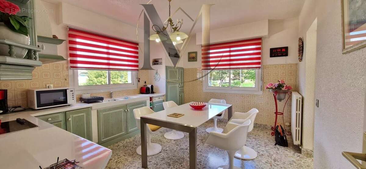 Maison à SAUVAGNON