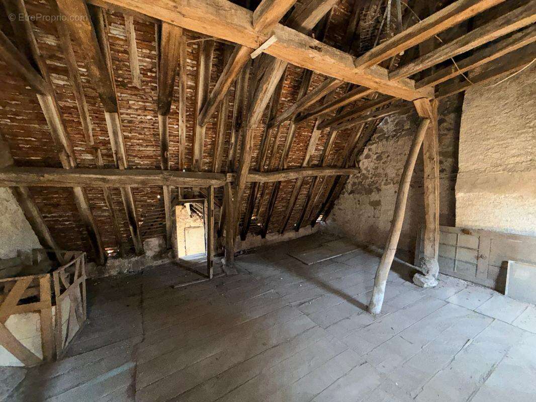 Appartement à CERILLY