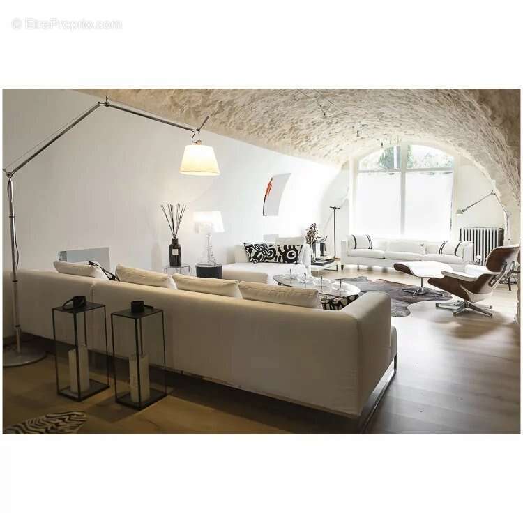 Appartement à ROQUEFORT-LES-PINS