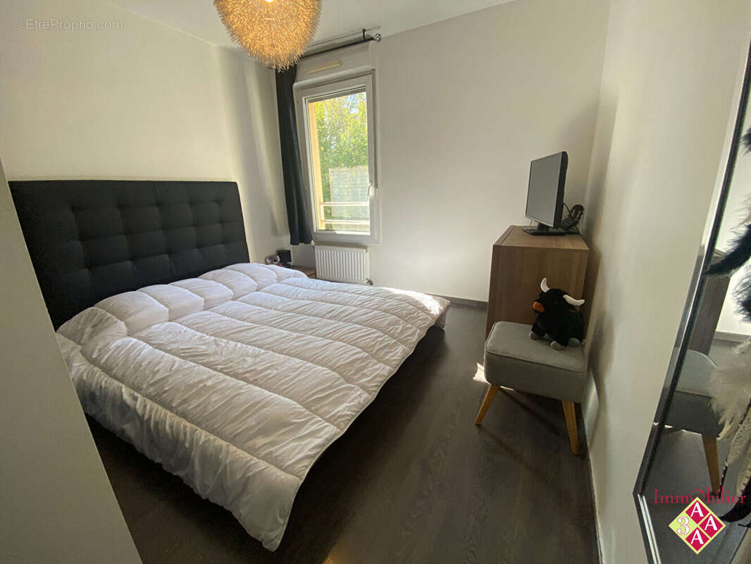 Appartement à SAINT-NAZAIRE-LES-EYMES