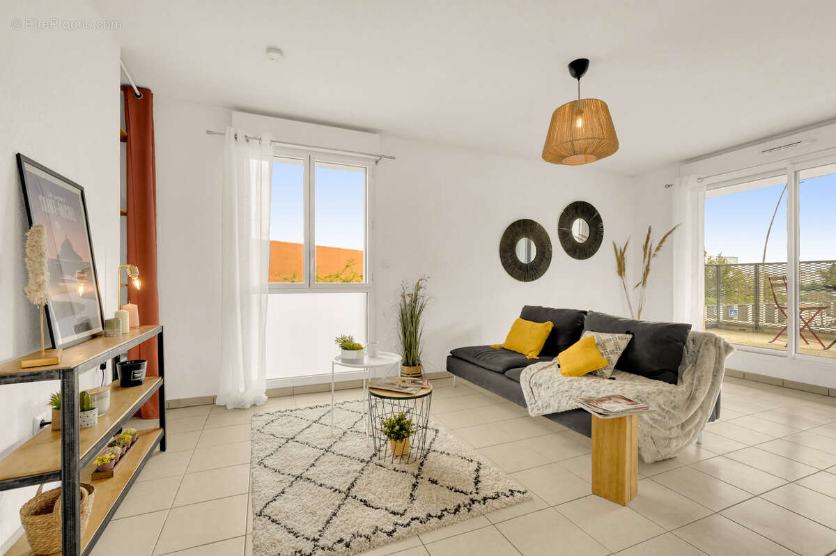 Appartement à BEAUZELLE