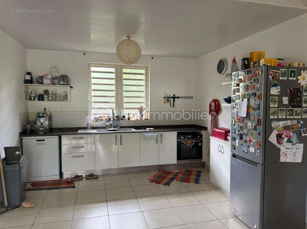 Maison à REMIRE-MONTJOLY