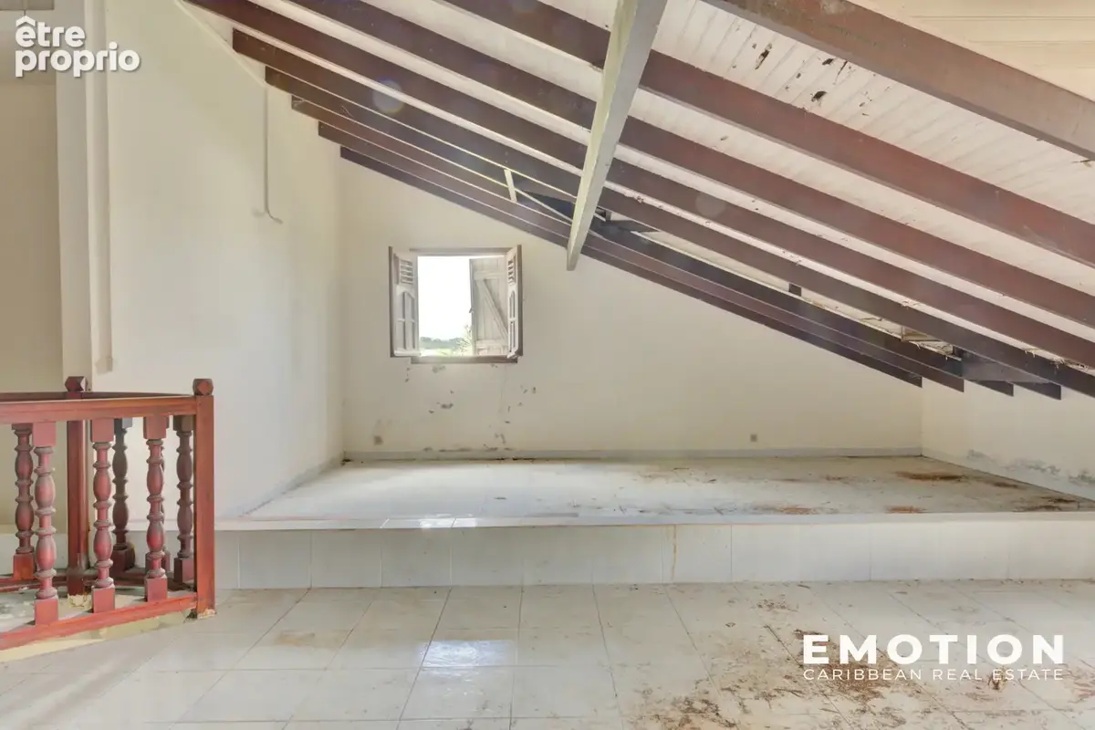 Villa à T9   À Rénover - Fort potentiel   420 m2 - 2 600 m2 de terrain - photo 12