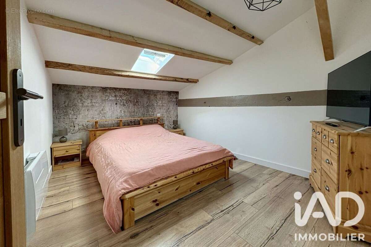 Maison 170 m² à Longeves  - photo 8