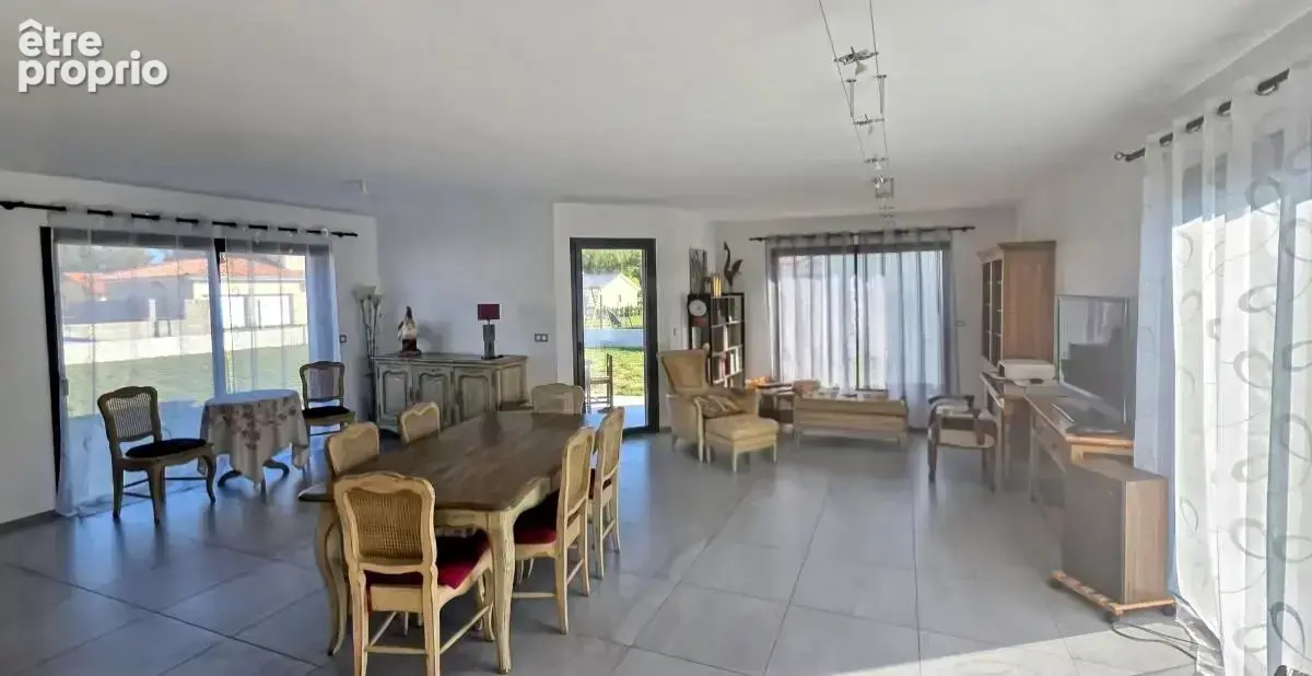 Maison 5 pièces 145 m² à vendre à Romans (01400) - photo 3