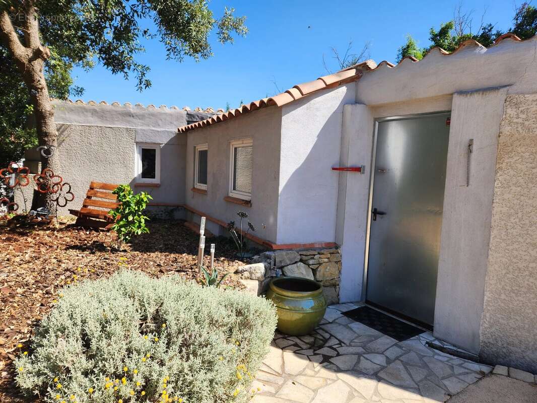 Superbe Villa de Campagne Alliant Luxe Moderne et un Magnifique Terrain - photo 18