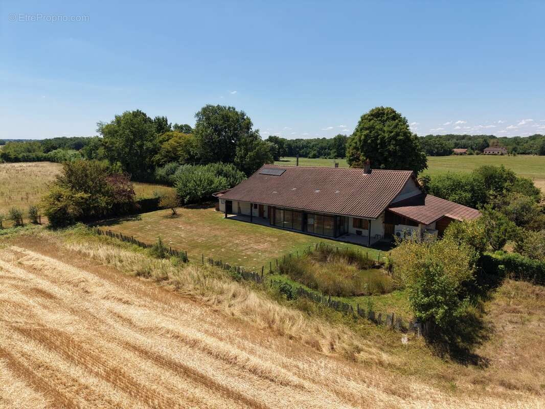 Maison à vendre 5 pièces proche de MANTENAY MONTLIN (01) - photo 6