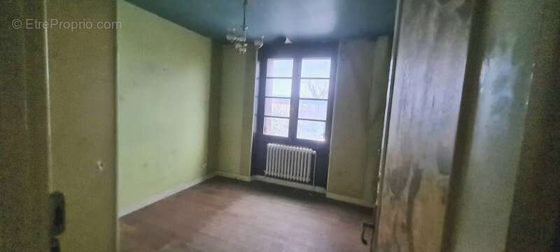 A rénové !! maison mitoyenne avec local commercial 154m² - photo 6