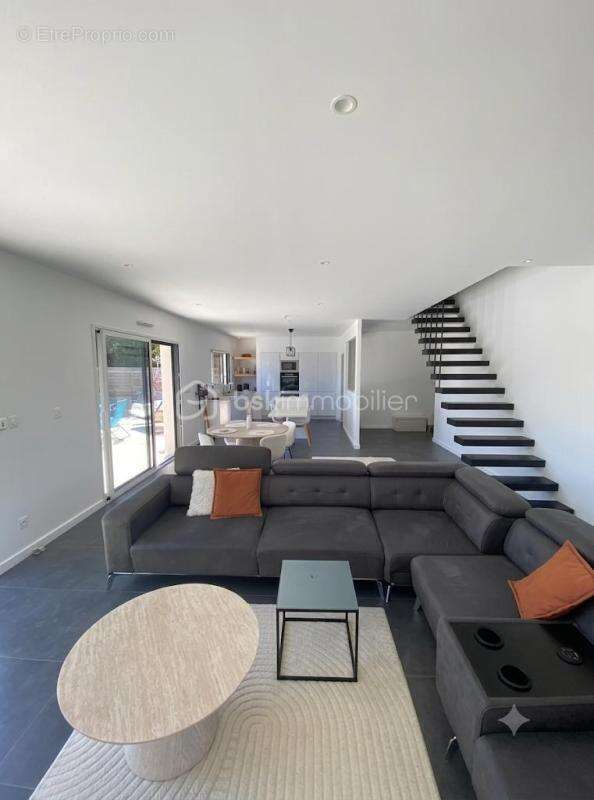 Maison contemporaine 6 pièces 141 m2 - photo 3