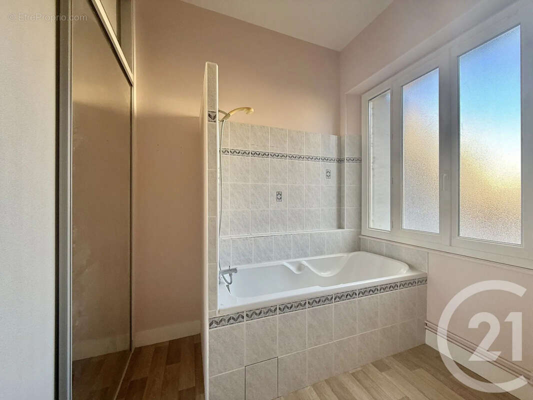 Appartement à MOULINS