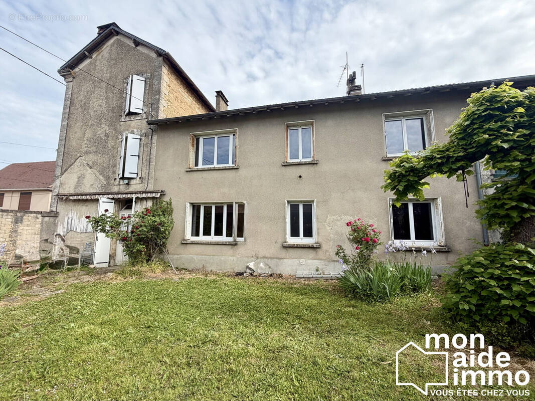 Maison à THIVIERS