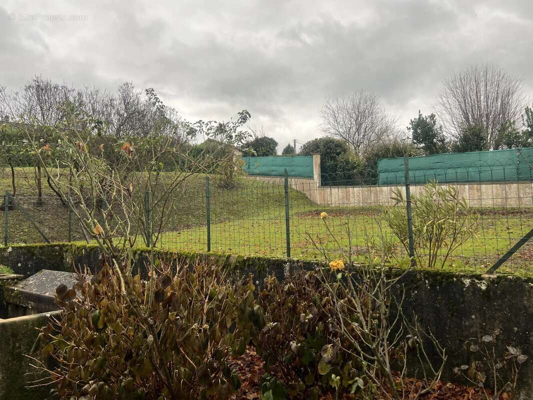 Maison à CHEVRIERES