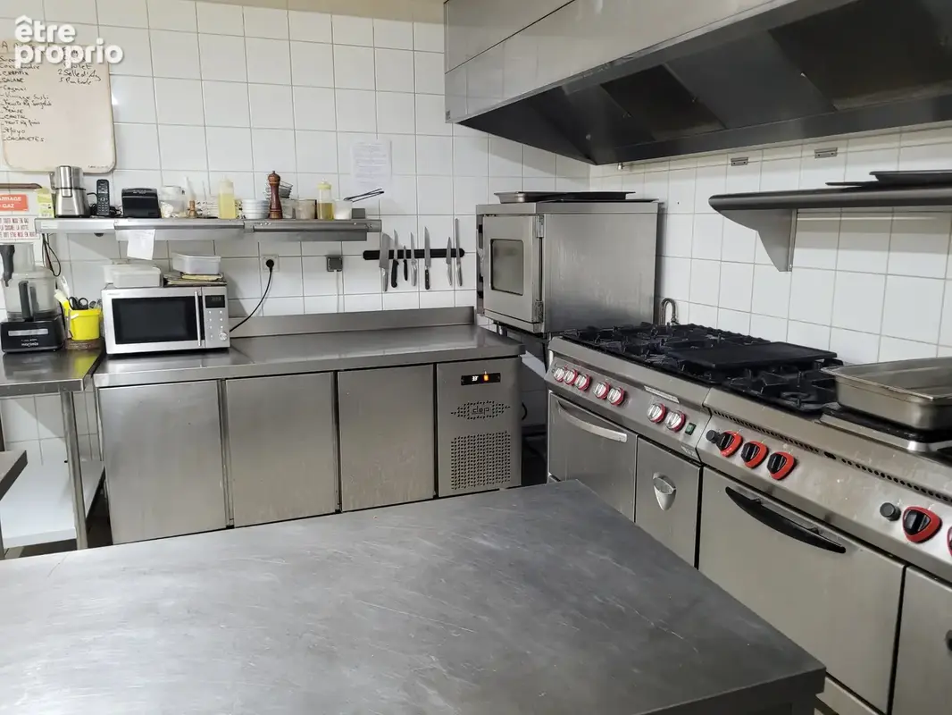 IMMEUBLE avec commerce et logement - photo 8