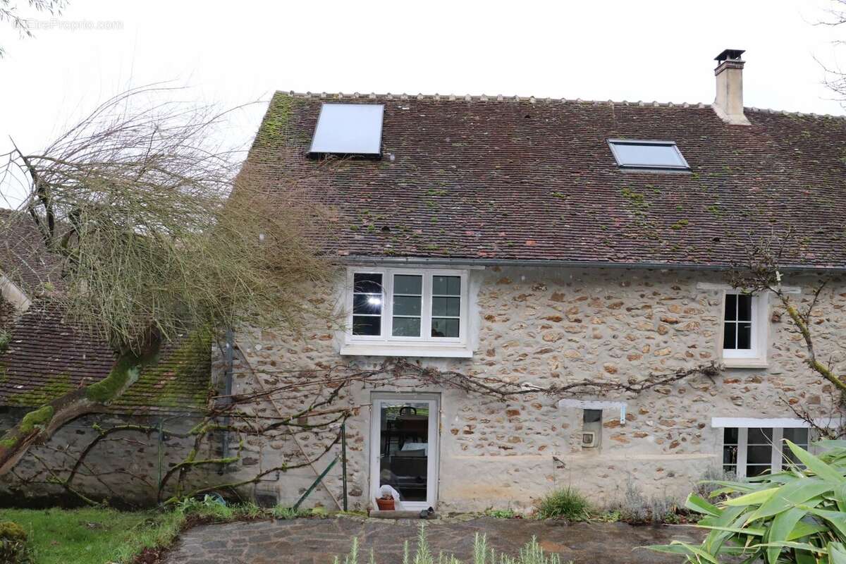 Maison à VILLENEUVE-SUR-BELLOT