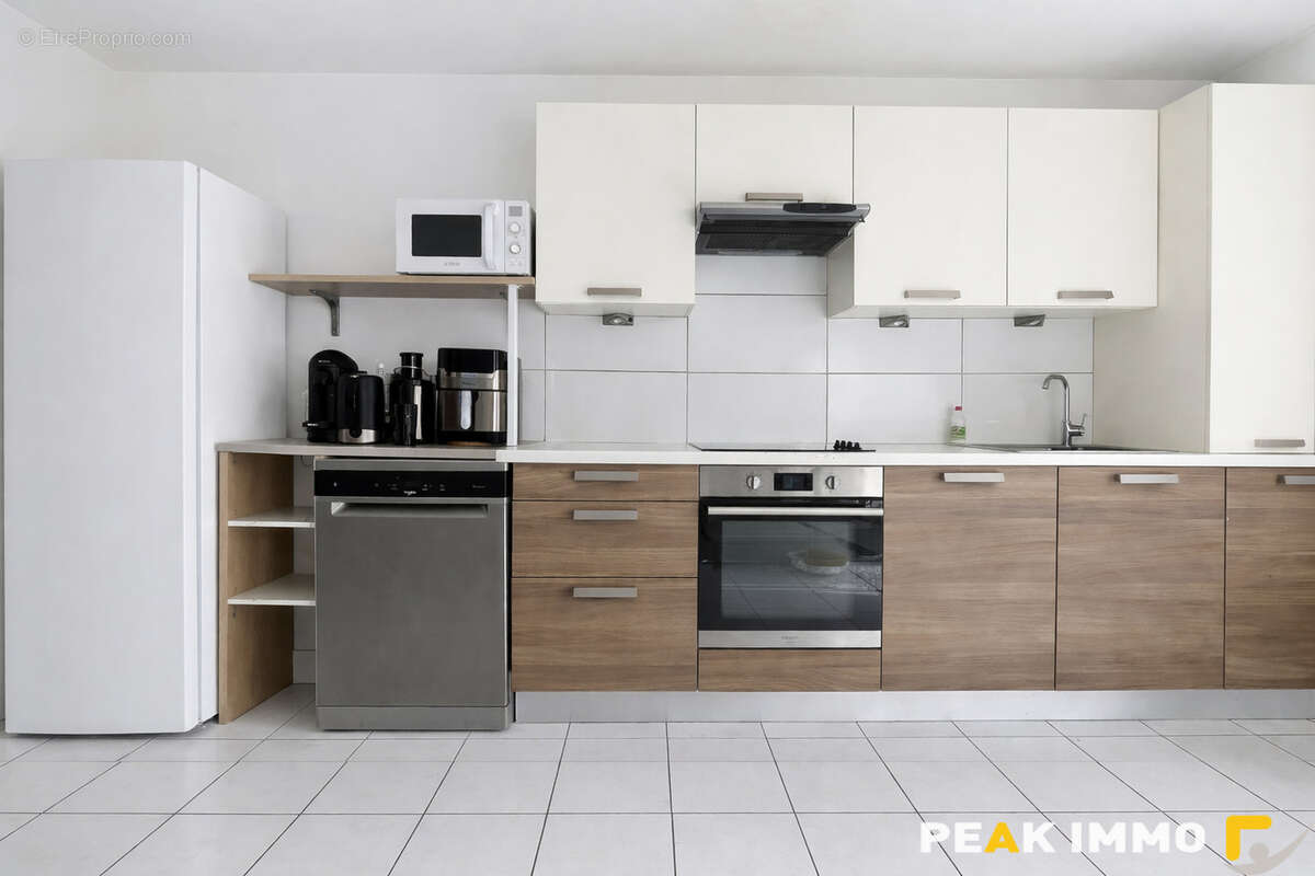 Appartement à BONNE