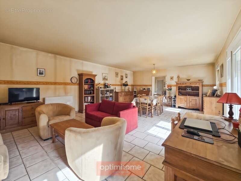 Maison à CROISILLES