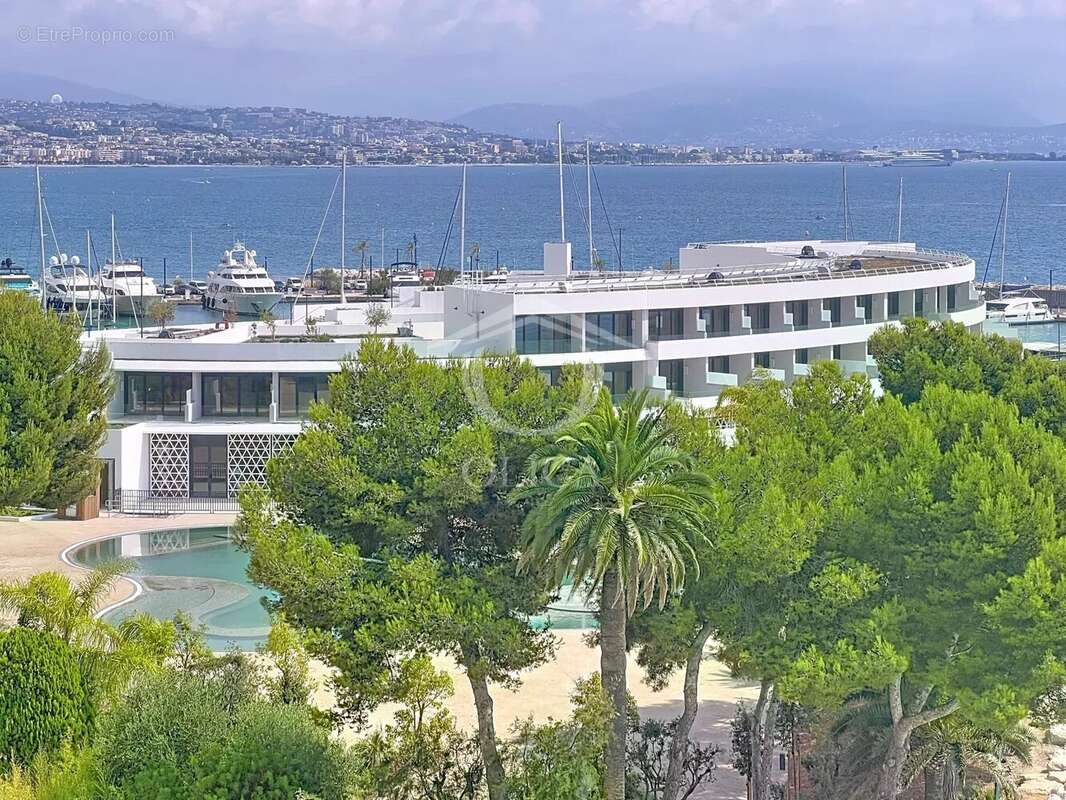 Appartement à VILLENEUVE-LOUBET