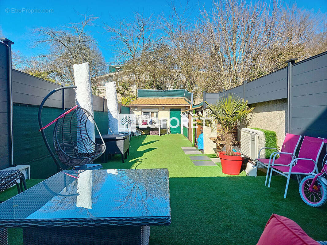 Maison à SARTROUVILLE