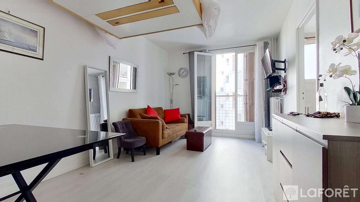 Paris 17 - Studio 24 m² - photo 3