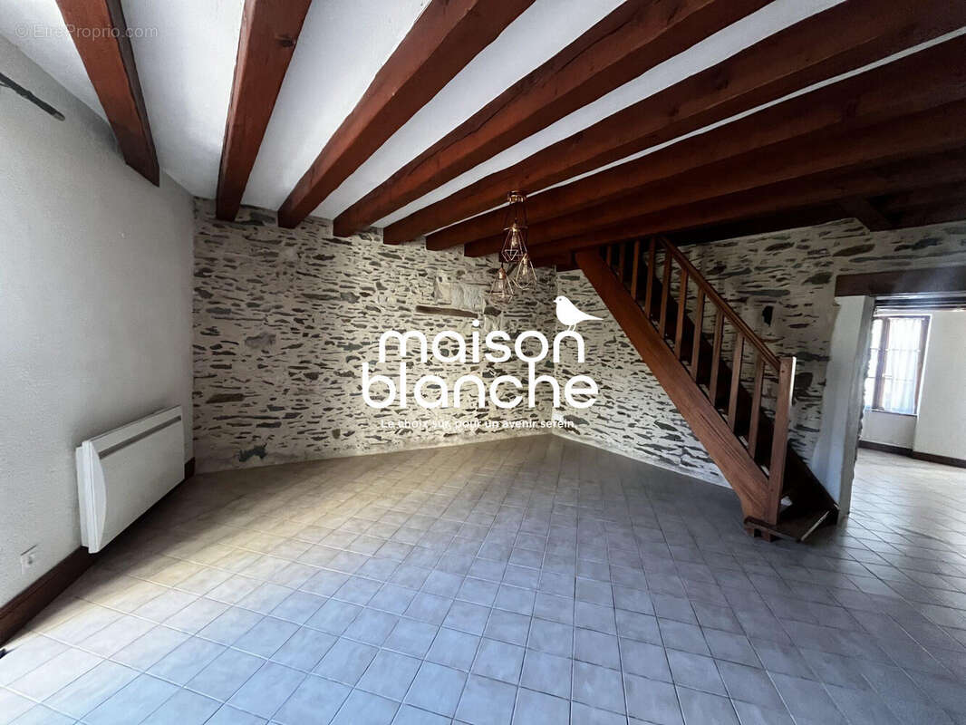 Maison à LES PONTS-DE-CE