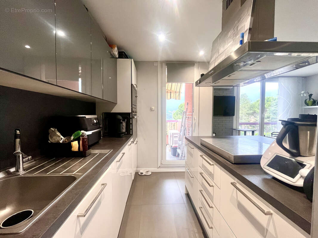 Appartement à CARROS