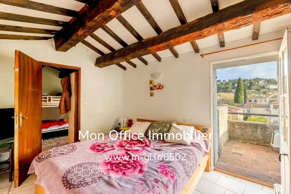 Appartement à SAINT-CYR-SUR-MER