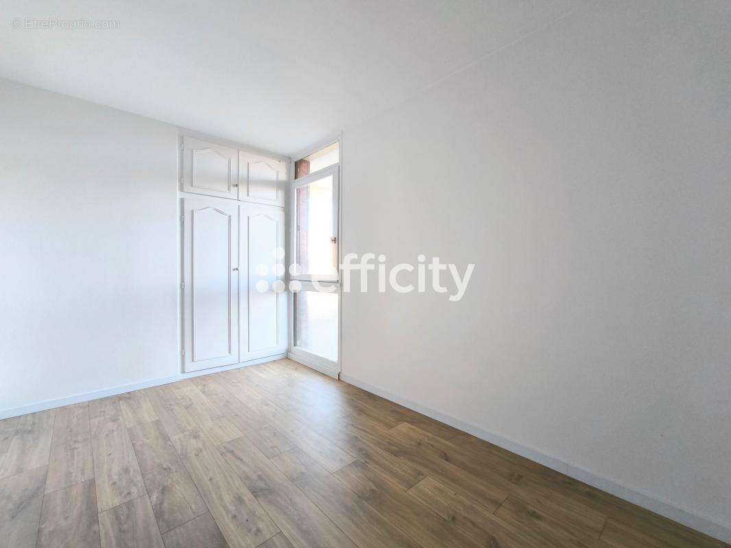 Appartement à BRIE-COMTE-ROBERT