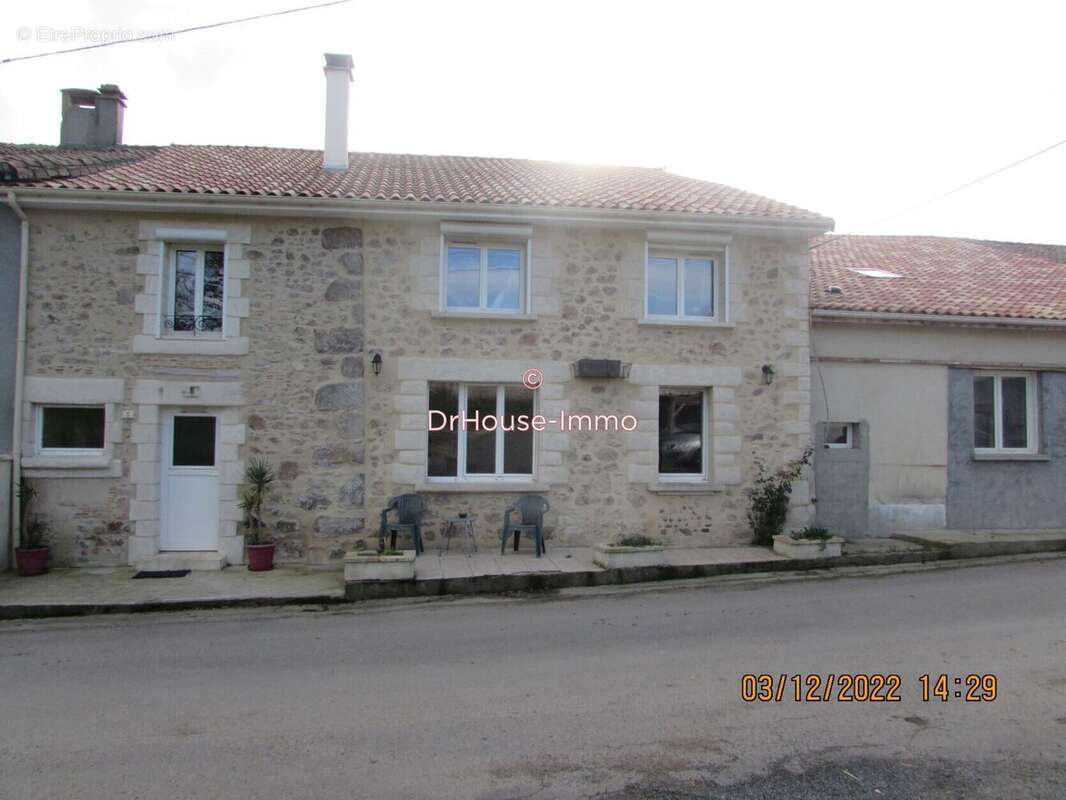 Maison à EXIDEUIL
