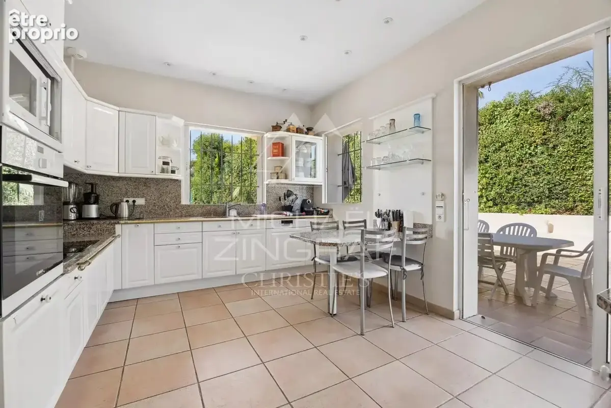 Antibes – Élégante villa avec piscine - photo 7