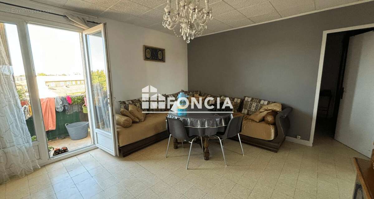 Appartement à SORGUES