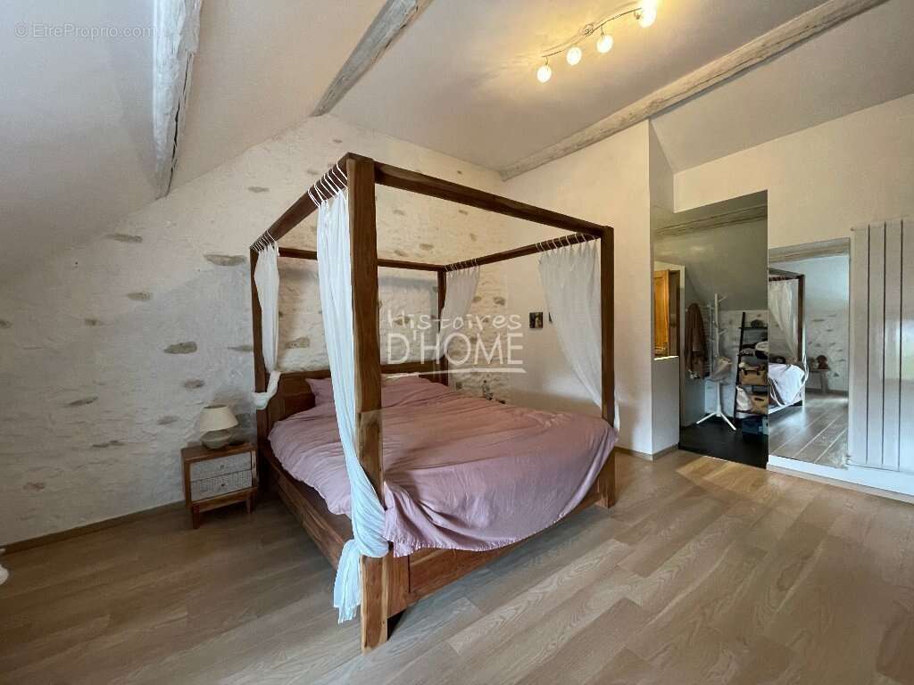 Maison à JOUY-LE-CHATEL