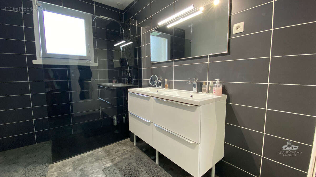 Maison à GRANDCHAMPS-DES-FONTAINES