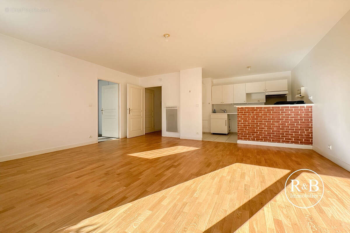 Appartement à LES CLAYES-SOUS-BOIS