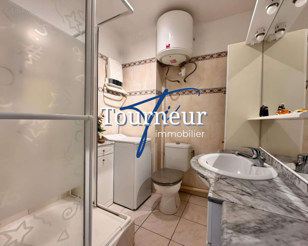 Appartement à SIX-FOURS-LES-PLAGES
