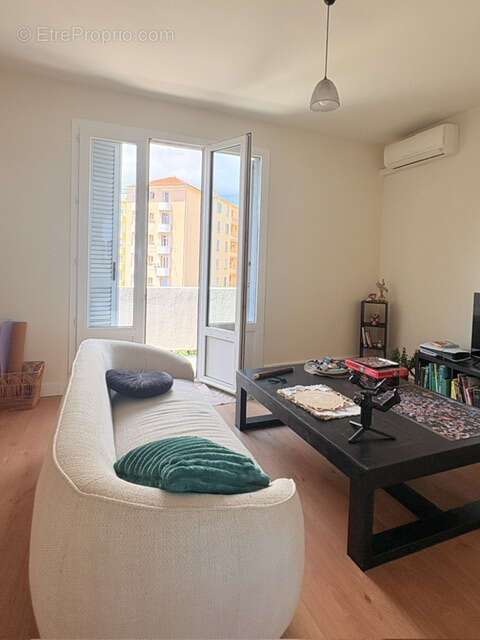Bastia centre f3 traversant avec ascenseur et vue mer - photo 7