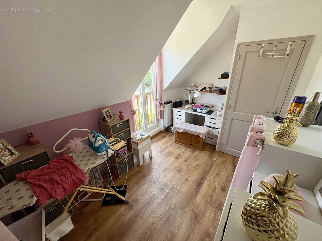 Maison à Saint-Sauveur-sur-École, 168m2, 5 chambres, terrain de 1260m2 constructible, sous-sol total - photo 18