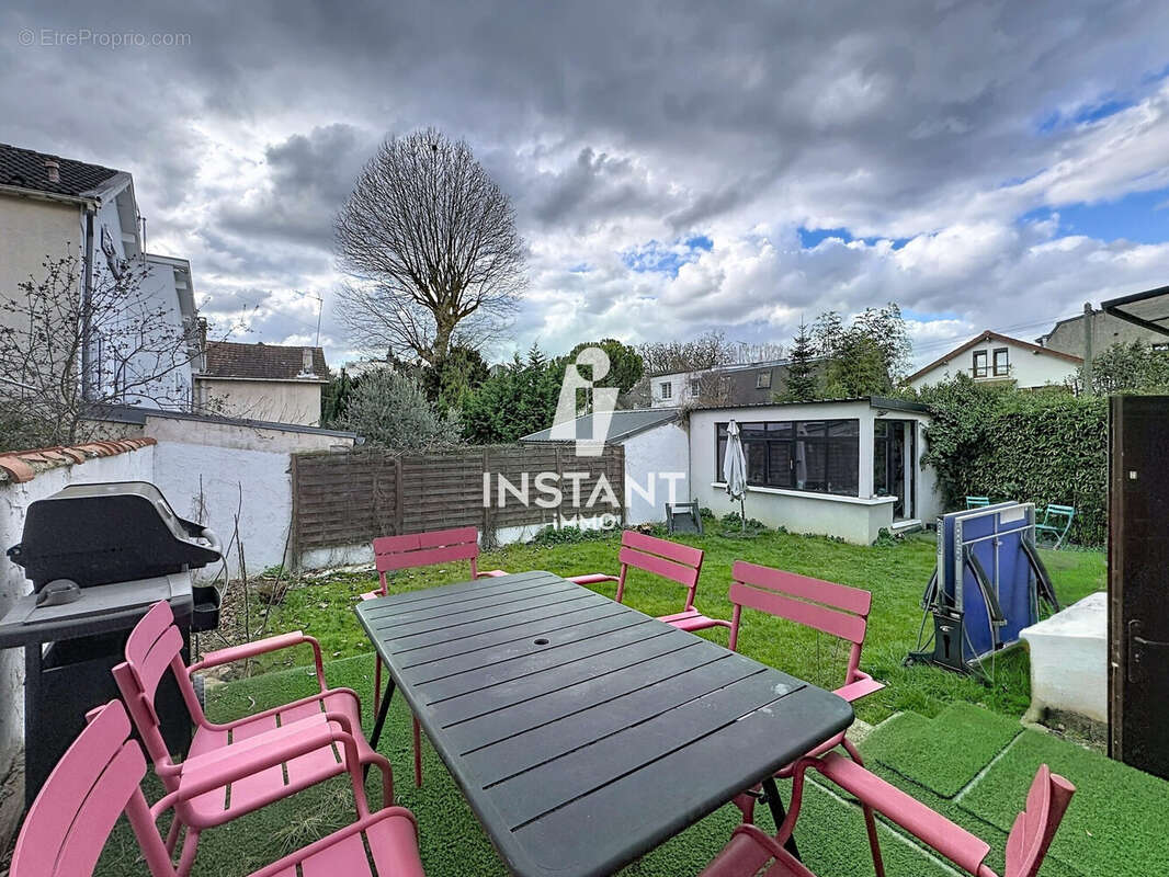 Maison à LE PERREUX-SUR-MARNE