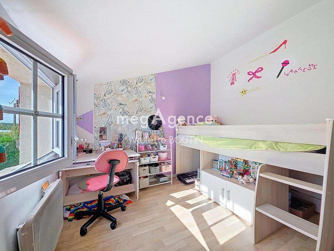 Maison à LE PUISET-DORE