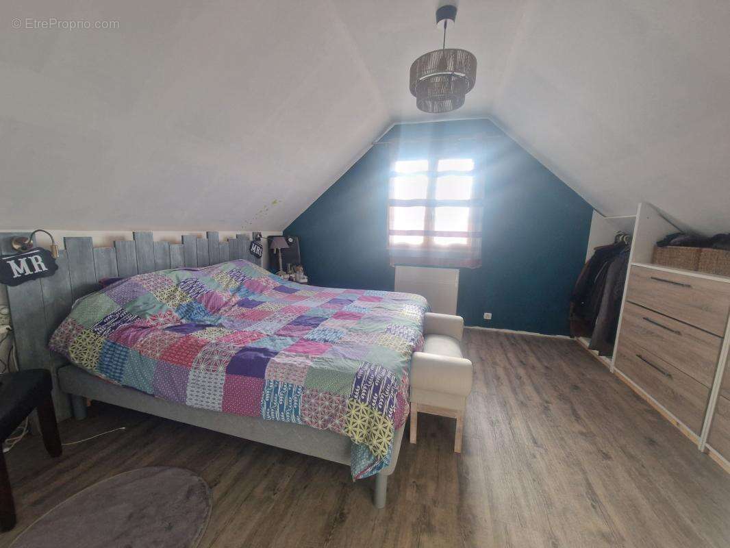 Maison à NUILLE-LE-JALAIS