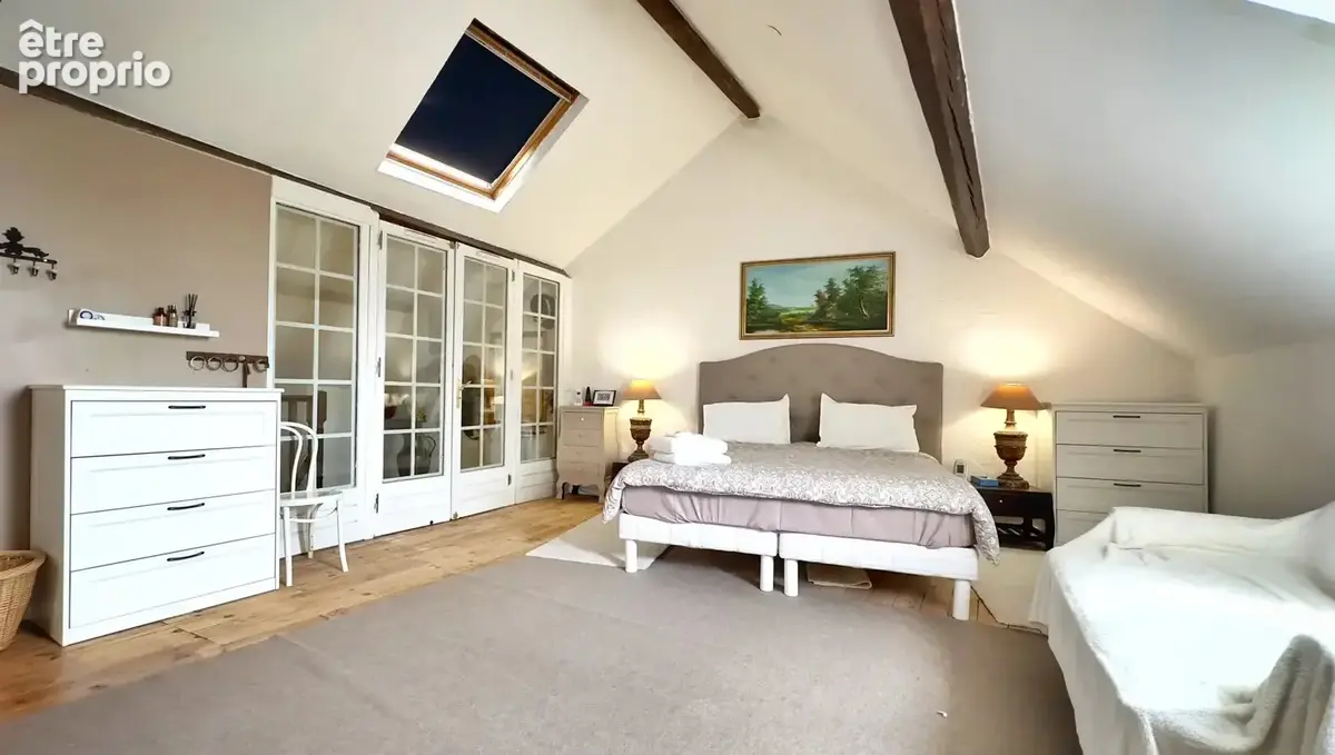 Spacieuse maison de village rénovée avec une grande grange et un généreux jardin intérieur - photo 16