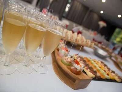 Commerce à CHALIFERT