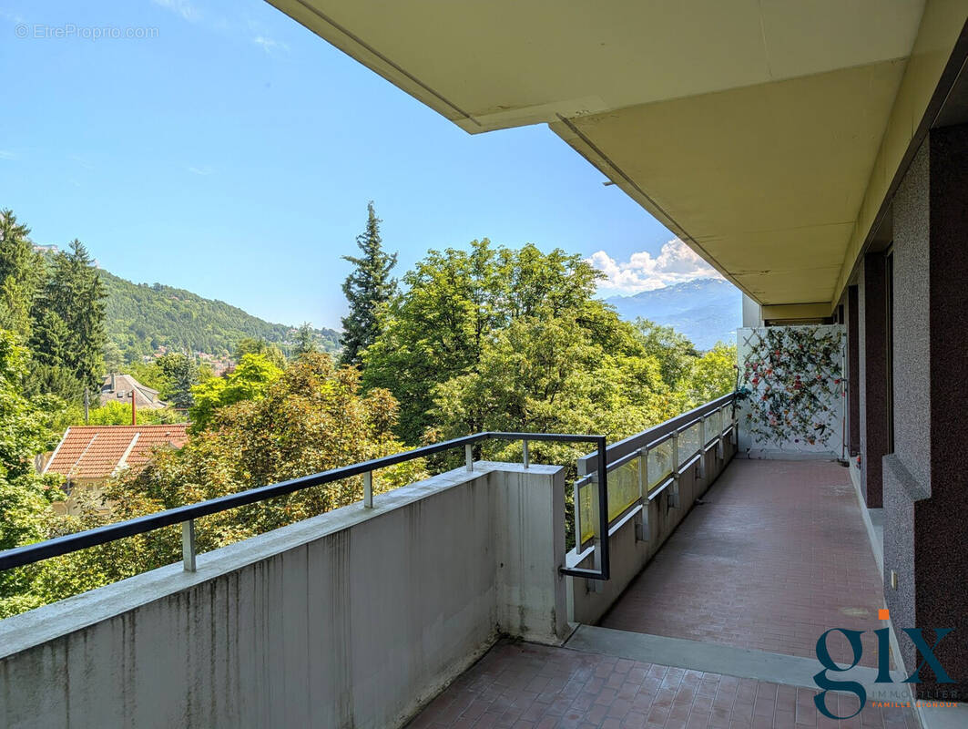 Appartement à MEYLAN