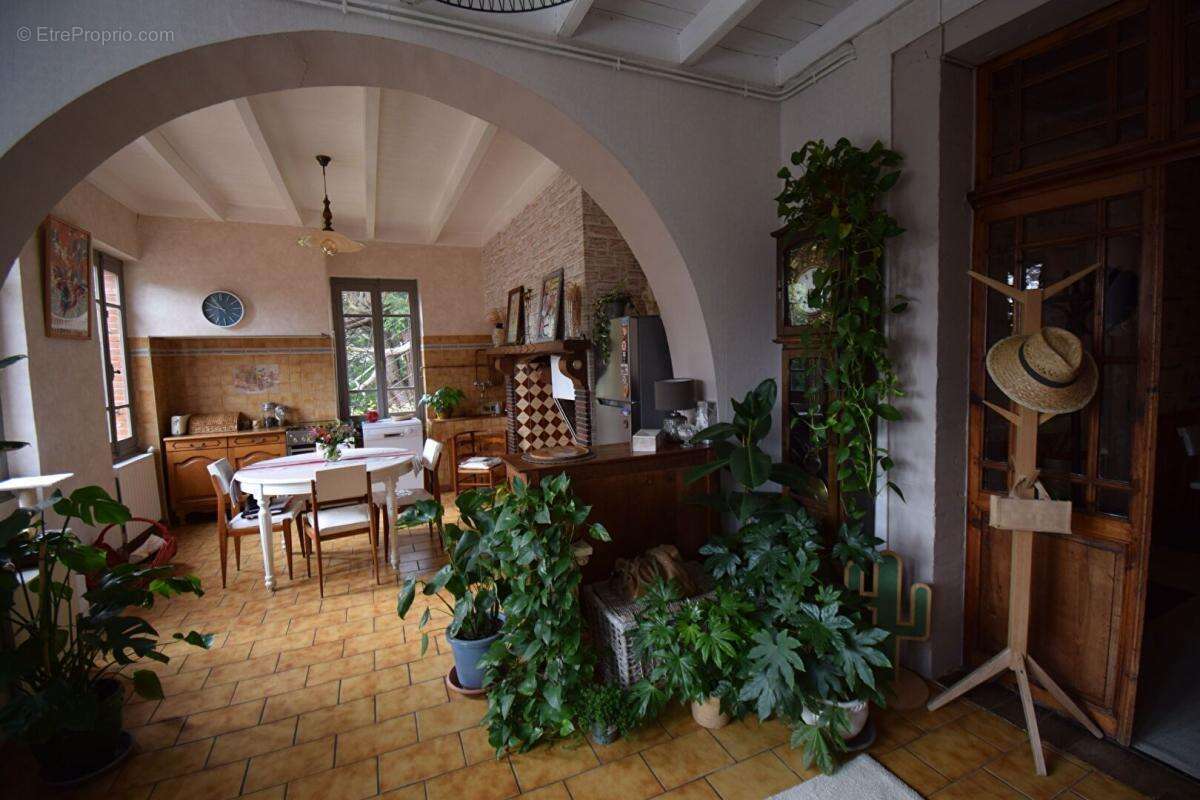 82130, Montastruc, Montauban Nord, Maison plain pied, 160 m², 6 pièces, 3/4 chambres sur 1,5 hA de terrain - photo 10