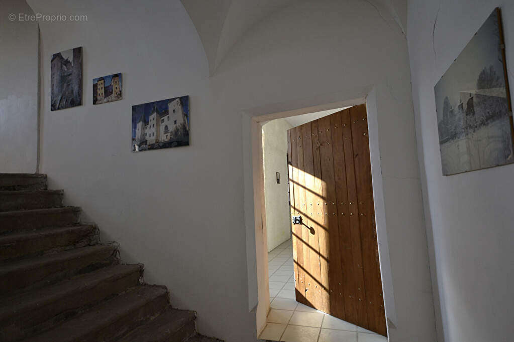 Chateau de pringy - t4 à rénover - photo 5