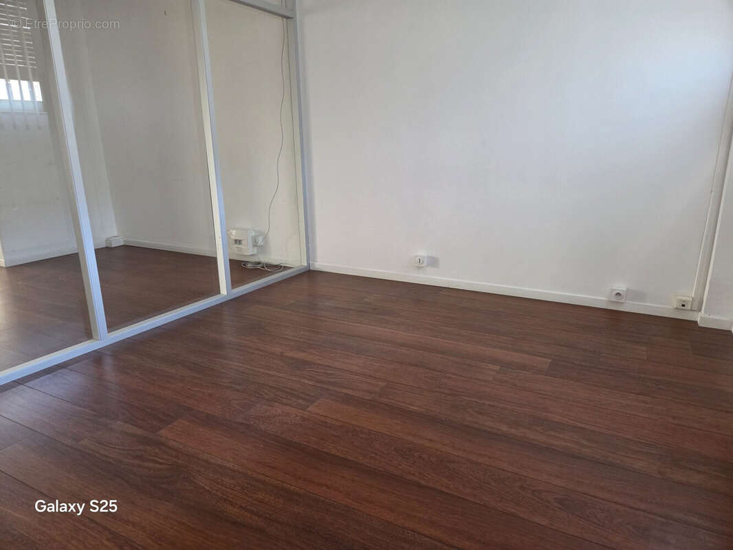 Commerce 96 m² à Hyeres  - photo 8